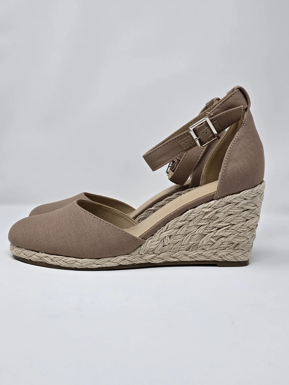 STUNNING QUALITY!! NEW IN BOX🏷 Closed-Toe Espadrille Wedge Sandals ☀️ (11)